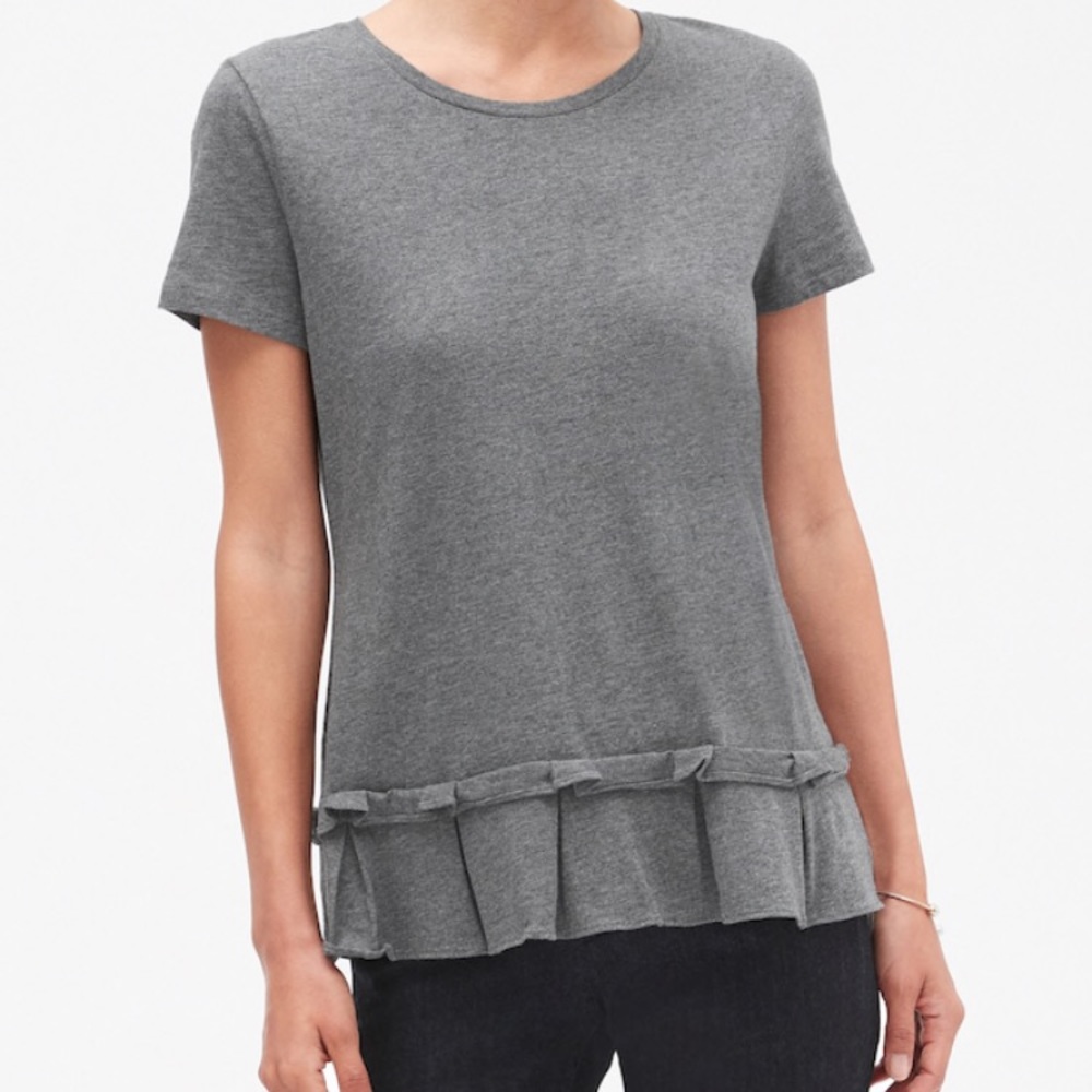 NWT Banana republic pleat fringed top!
